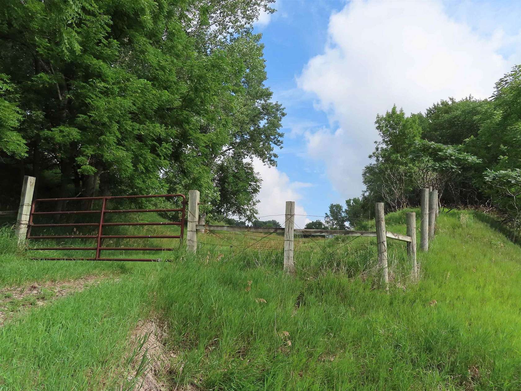 3 Acres of Mixed-Use Land for Sale in Sioux City, Iowa