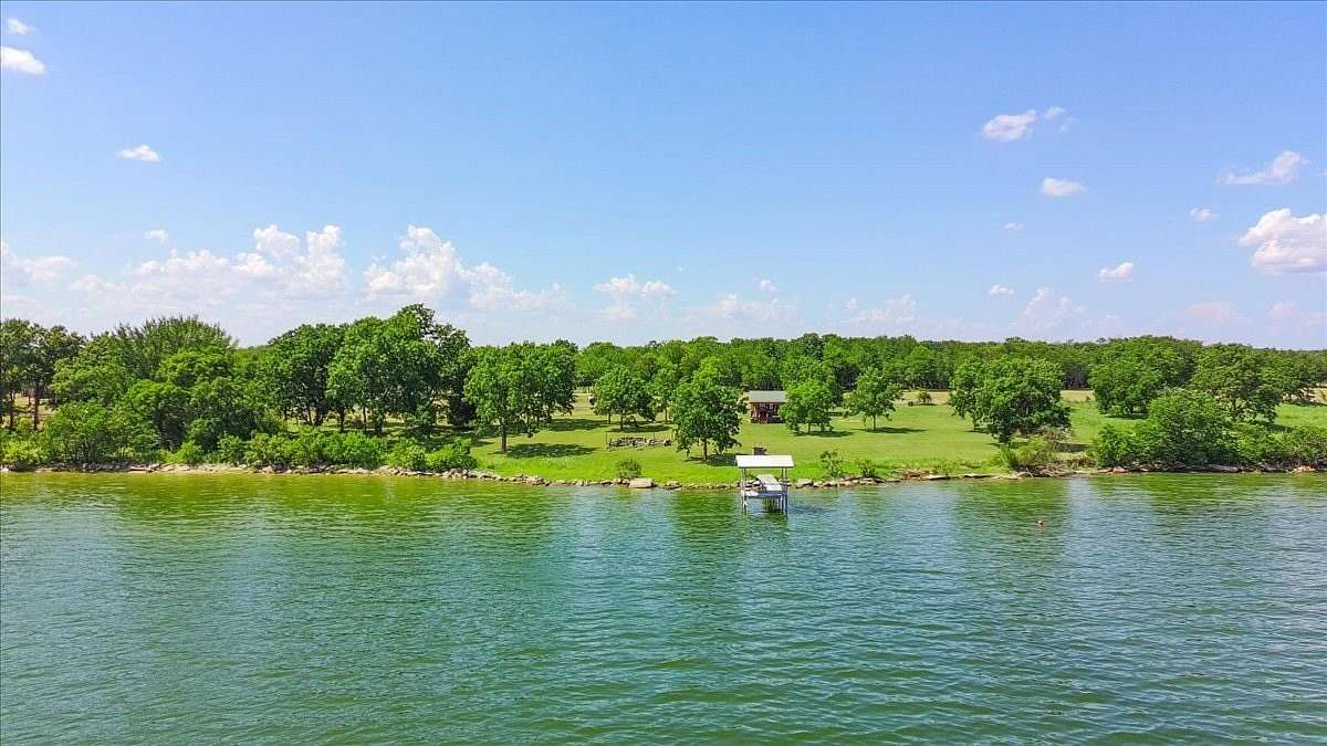 6.35 Acres of Mixed-Use Land for Sale in Kerens, Texas