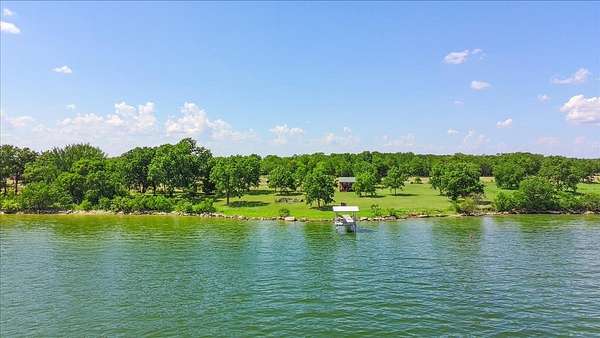 6.35 Acres of Mixed-Use Land for Sale in Kerens, Texas