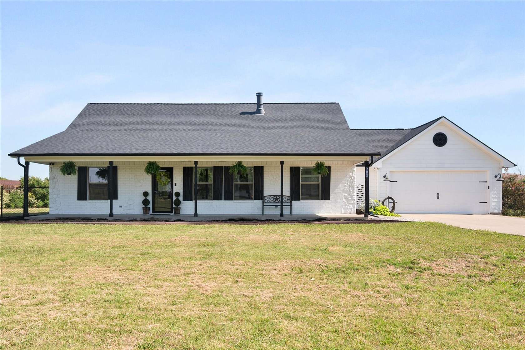 1.52 Acres of Land with Home for Sale in Waxahachie, Texas