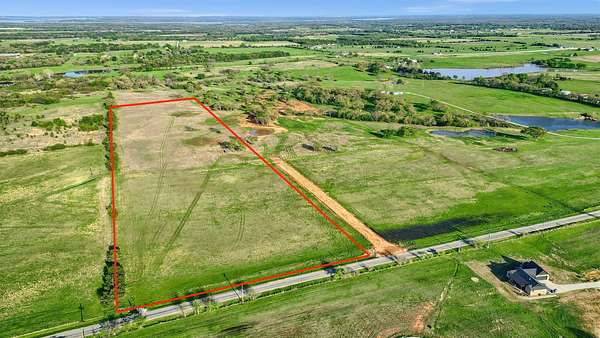 18 Acres of Recreational & Residential Land for Sale in Gordonville, Texas