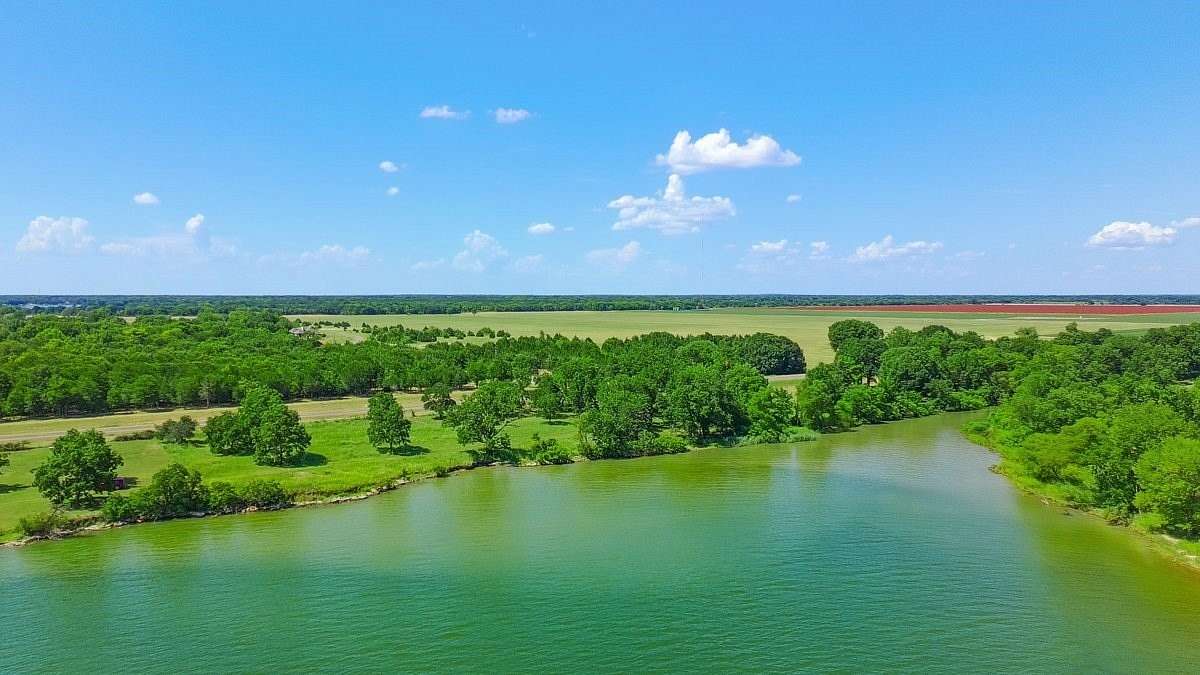 5.9 Acres of Mixed-Use Land for Sale in Kerens, Texas