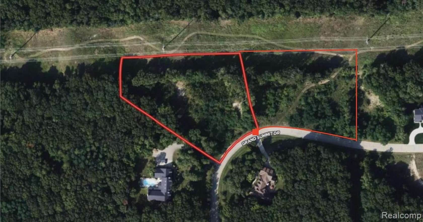 5.14 Acres of Land for Sale in Fenton, Michigan
