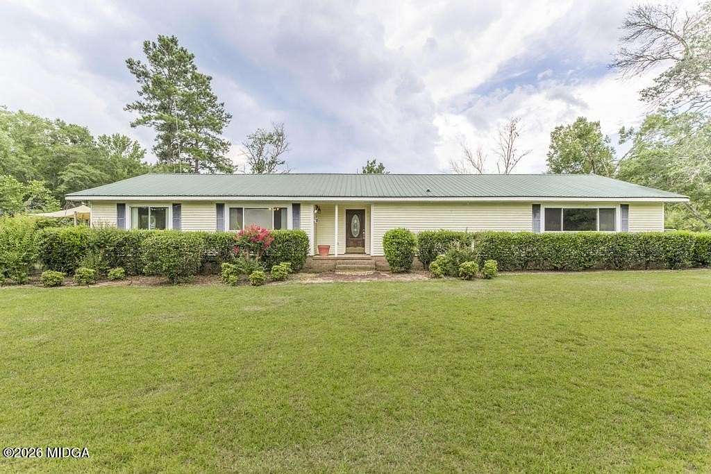 10 Acres of Land with Home for Sale in Knoxville, Georgia