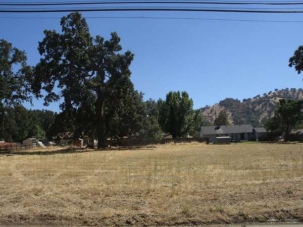 0.33 Acres of Land for Sale in Tehachapi, California