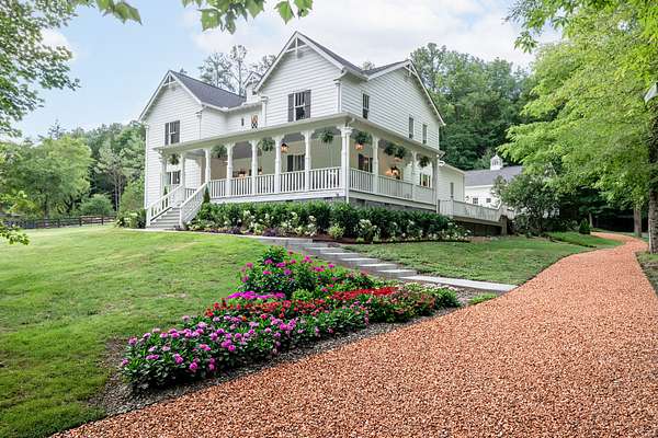8.12 Acres of Land with Home for Sale in Franklin, Tennessee