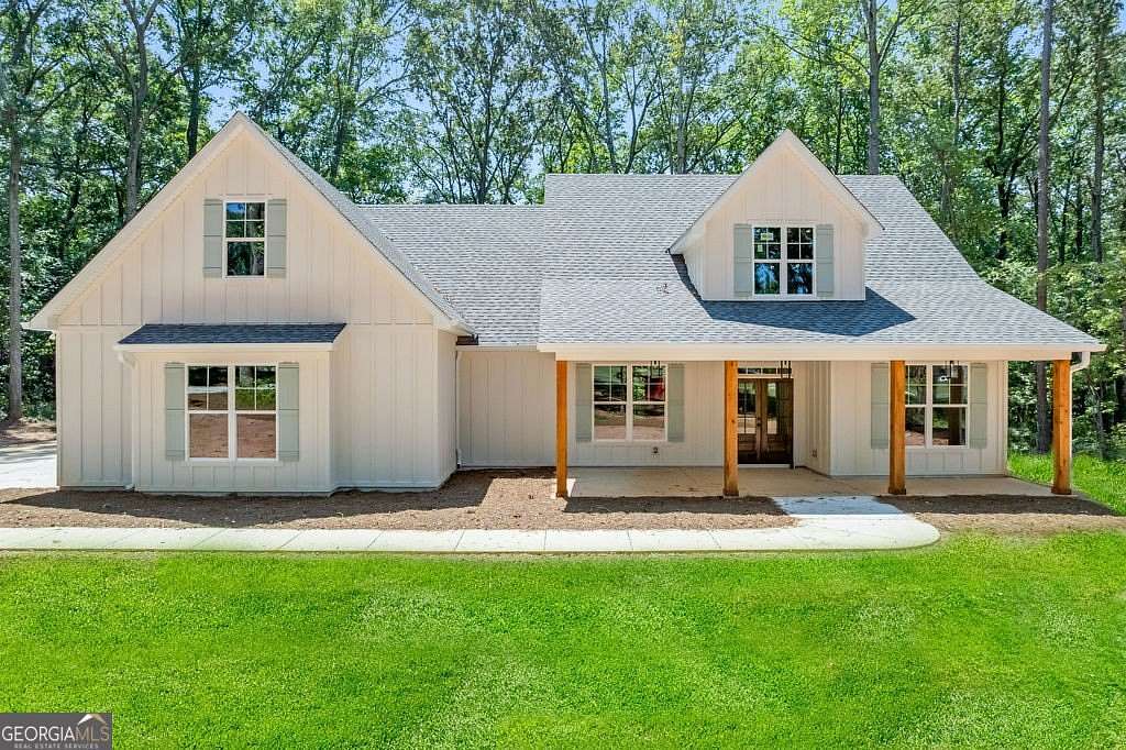1.6 Acres of Land with Home for Sale in Moreland, Georgia