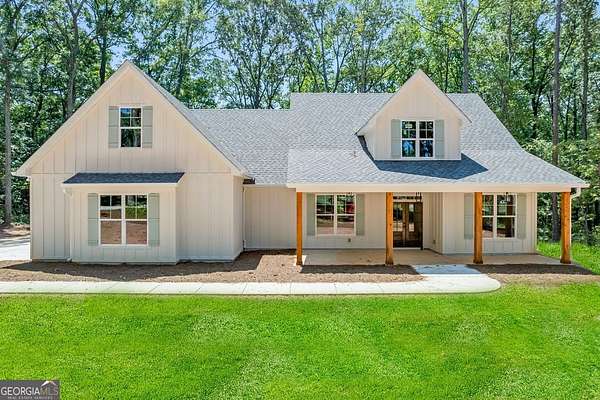 1.6 Acres of Land with Home for Sale in Moreland, Georgia