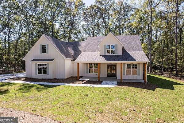 1.6 Acres of Land with Home for Sale in Moreland, Georgia
