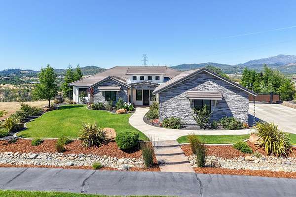1.5 Acres of Land with Home for Sale in Redding, California