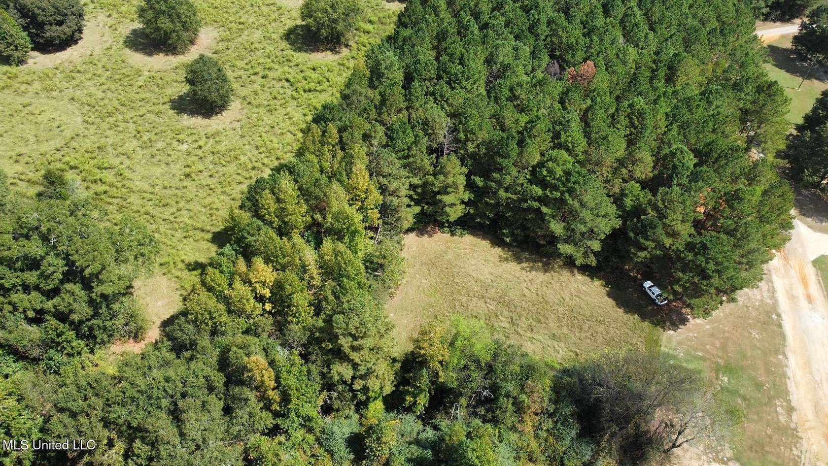 25 Acres of Recreational & Residential Land for Sale in Hickory, Mississippi