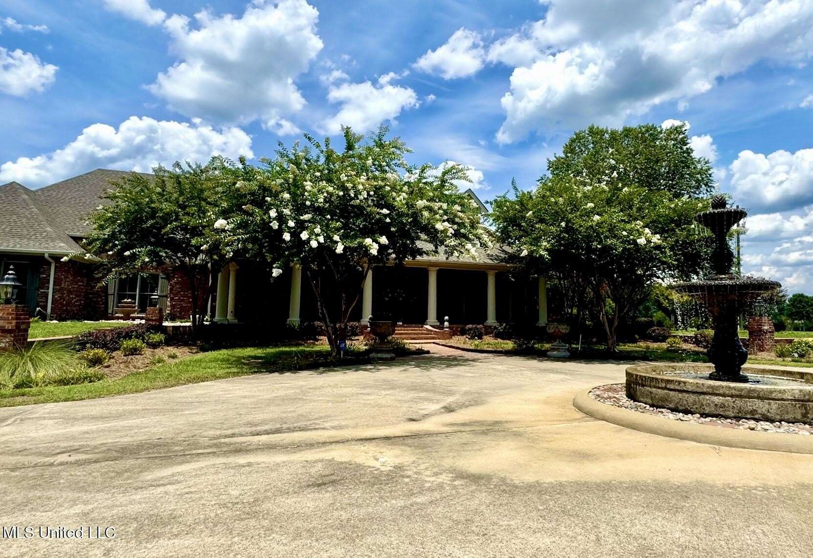 16.1 Acres of Land with Home for Sale in Terry, Mississippi