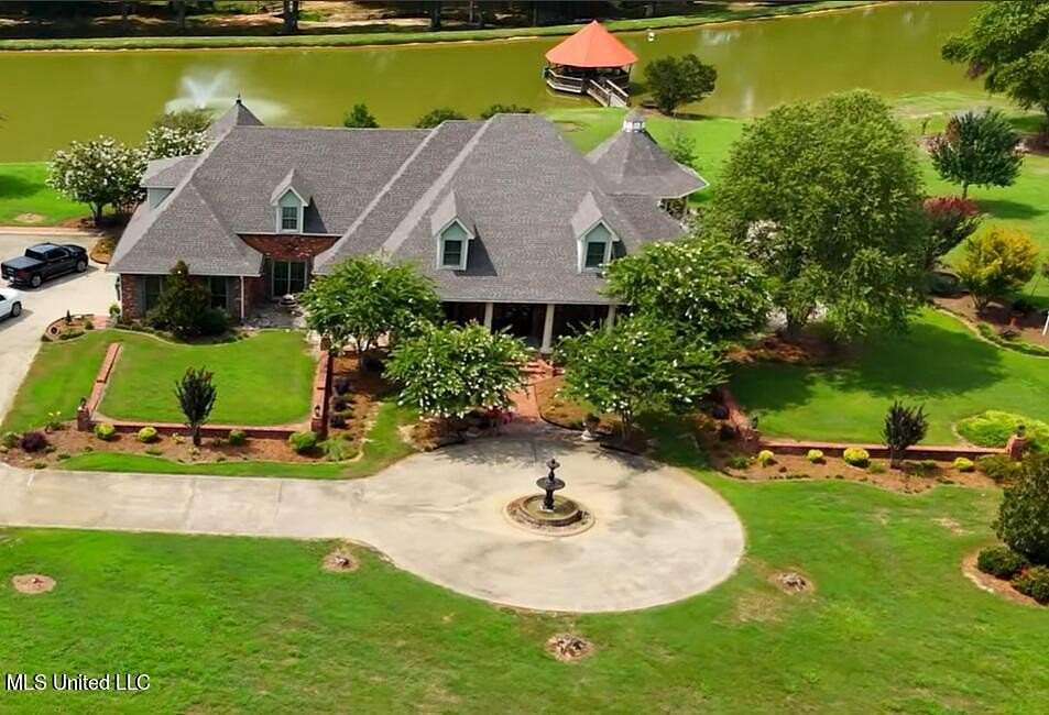 16.1 Acres of Land with Home for Sale in Terry, Mississippi