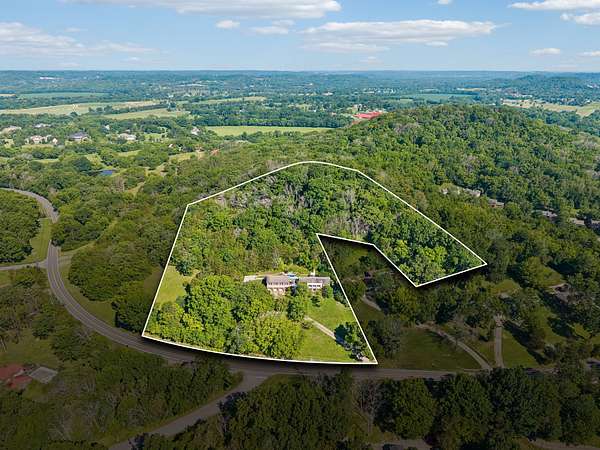 7.5 Acres of Land with Home for Sale in Franklin, Tennessee