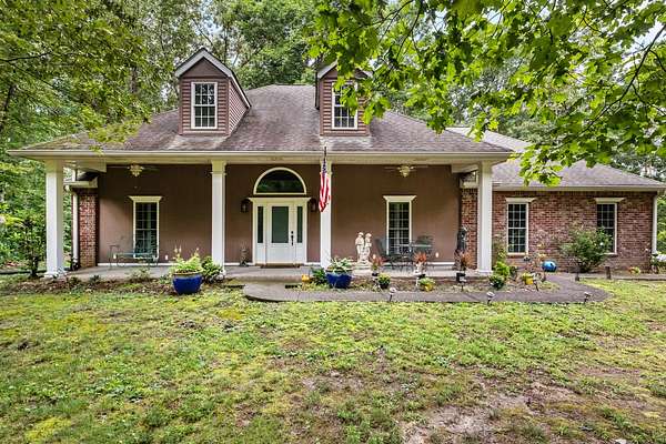 1.57 Acres of Land with Home for Sale in Kingston Springs, Tennessee