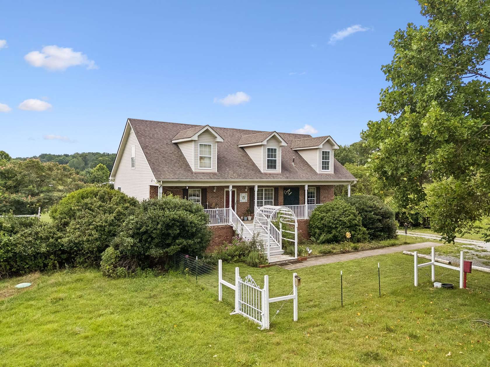 6.1 Acres of Land with Home for Sale in Springfield, Tennessee