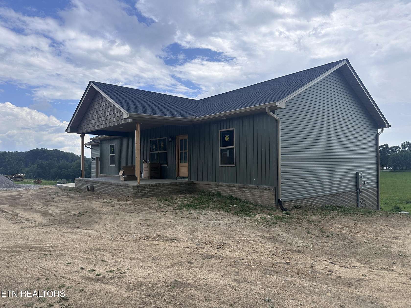 1.5 Acres of Land with Home for Sale in Jamestown, Tennessee