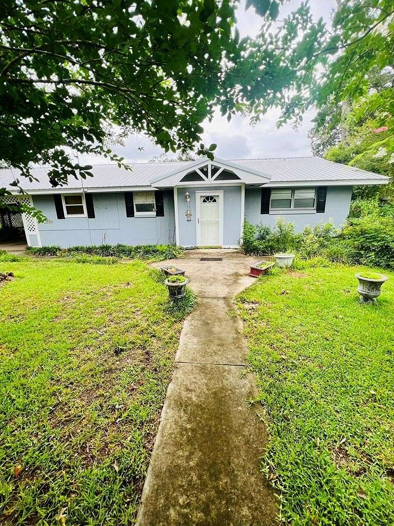 2 Acres of Land with Home for Lease in Gordon, Alabama
