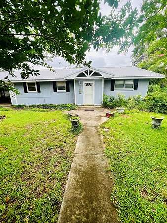 2 Acres of Land with Home for Lease in Gordon, Alabama