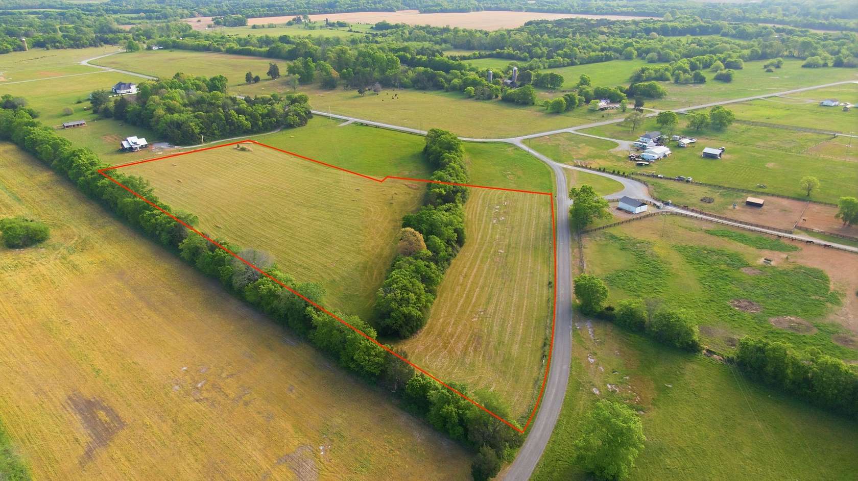 10.1 Acres of Land for Sale in Chapel Hill, Tennessee