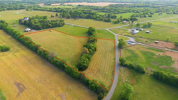 10.1 Acres of Land for Sale in Chapel Hill, Tennessee