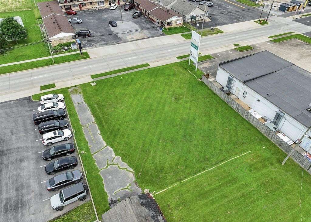 0.61 Acres of Commercial Land for Sale in Benton, Kentucky