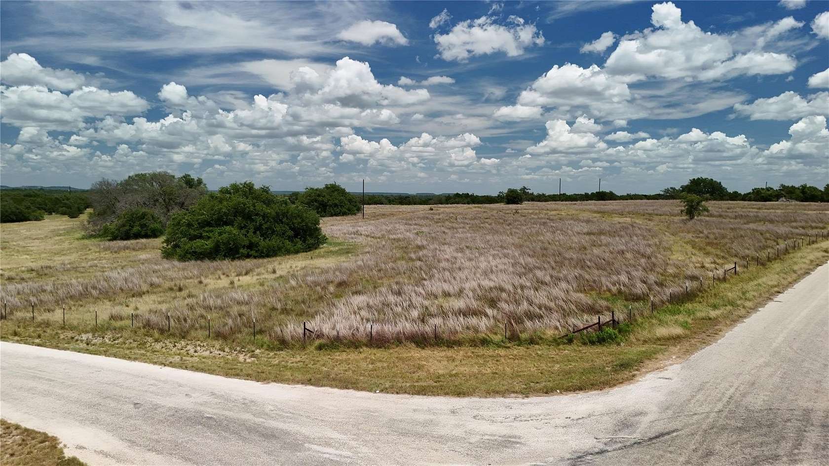 13.5 Acres of Land for Sale in Briggs, Texas