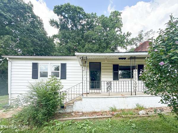 11 Acres of Land with Home for Sale in Mascot, Tennessee