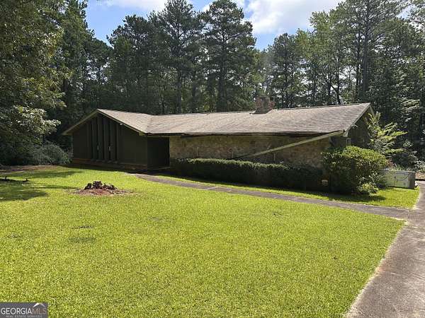 2 Acres of Land with Home for Sale in Atlanta, Georgia