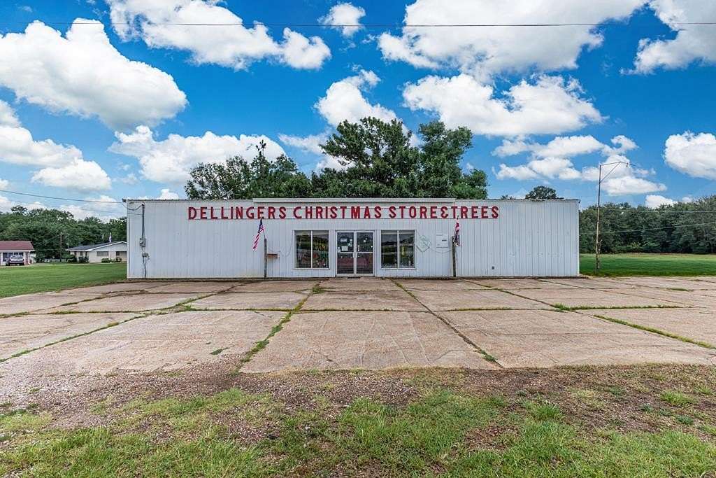 7 Acres of Commercial Land for Sale in Center, Texas