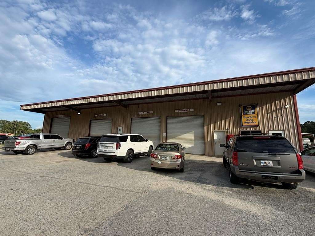 2.24 Acres of Improved Commercial Land for Sale in Nashville, Georgia