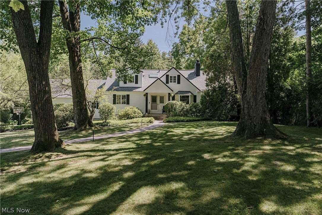 2.9 Acres of Land with Home for Sale in Moreland Hills, Ohio