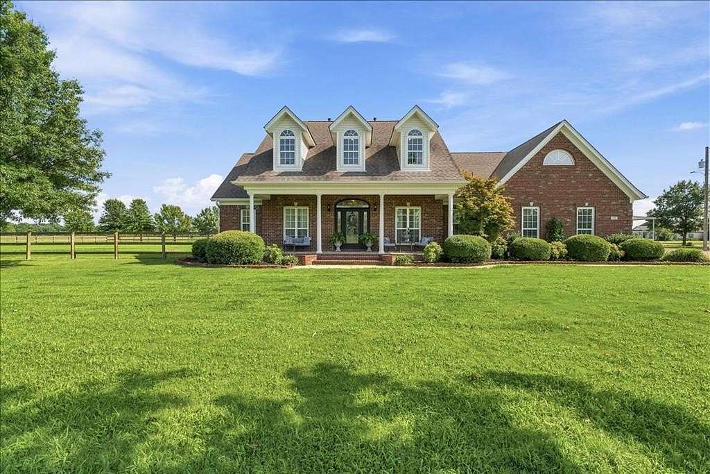 4.57 Acres of Land with Home for Sale in Marion, Arkansas