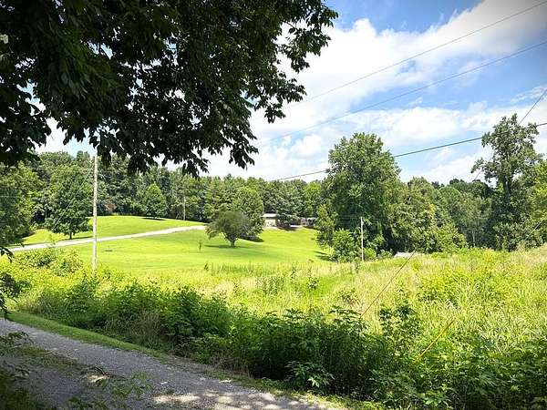 1 Acre of Land for Sale in Celina, Tennessee