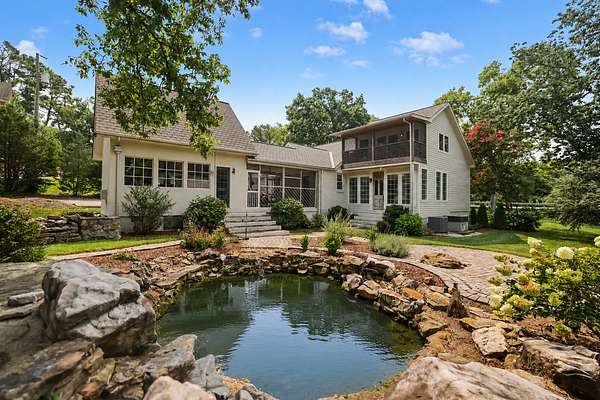 1.7 Acres of Land with Home for Sale in Nashville, Tennessee