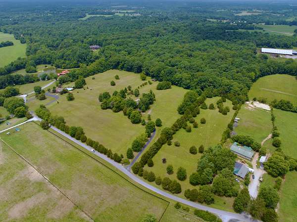 9.39 Acres of Residential Land for Sale in Cross Plains, Tennessee