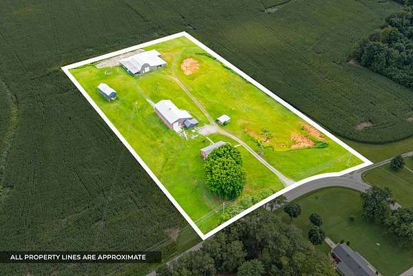 6 Acres of Land with Home for Sale in Clarksville, Tennessee