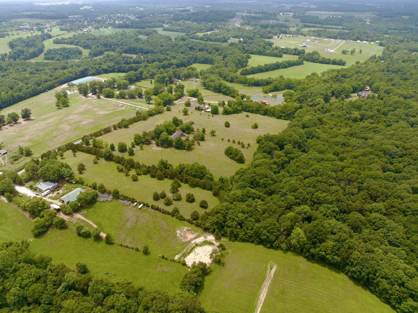7 Acres of Residential Land for Sale in Cross Plains, Tennessee