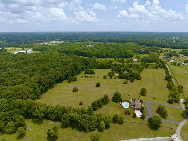 6 Acres of Residential Land for Sale in Cross Plains, Tennessee
