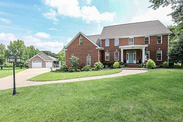 2.88 Acres of Land with Home for Sale in Paducah, Kentucky