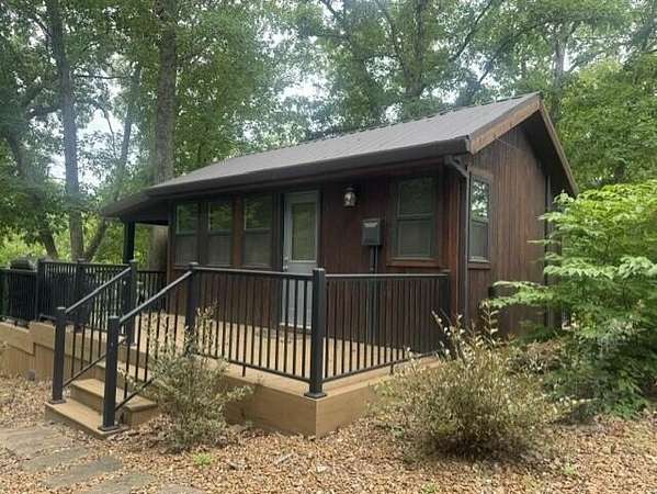 5.7 Acres of Improved Residential Land for Sale in Santa Fe, Missouri