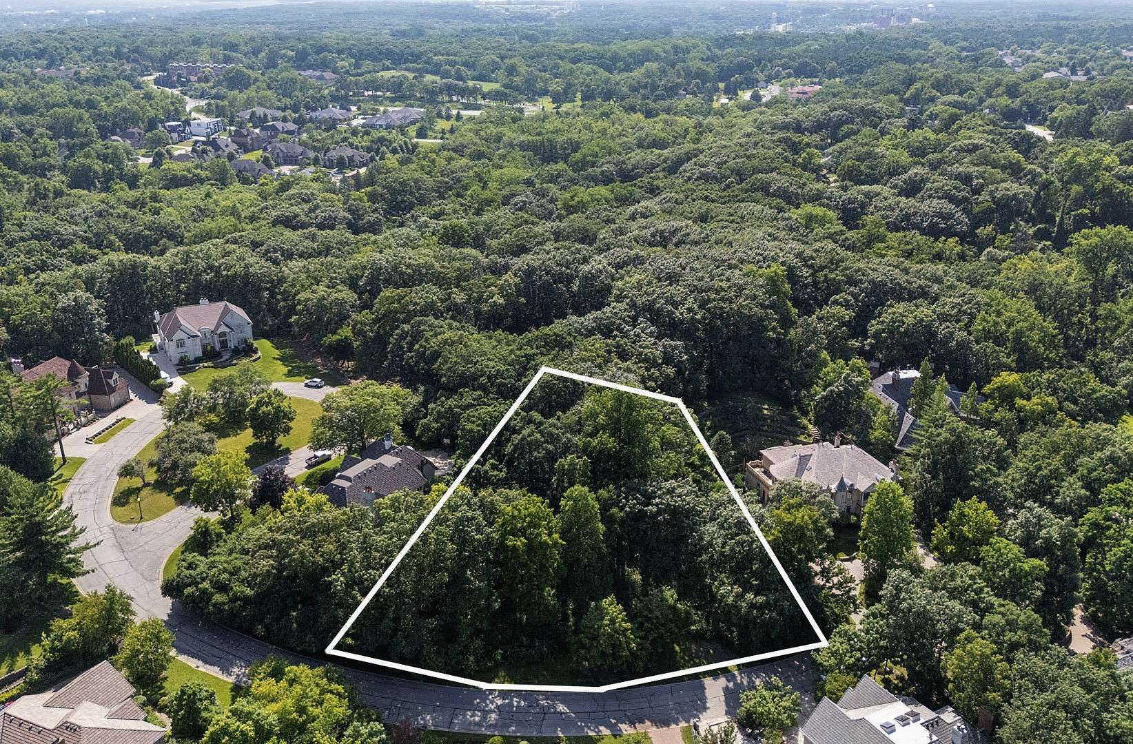 0.75 Acres of Residential Land for Sale in Burr Ridge, Illinois