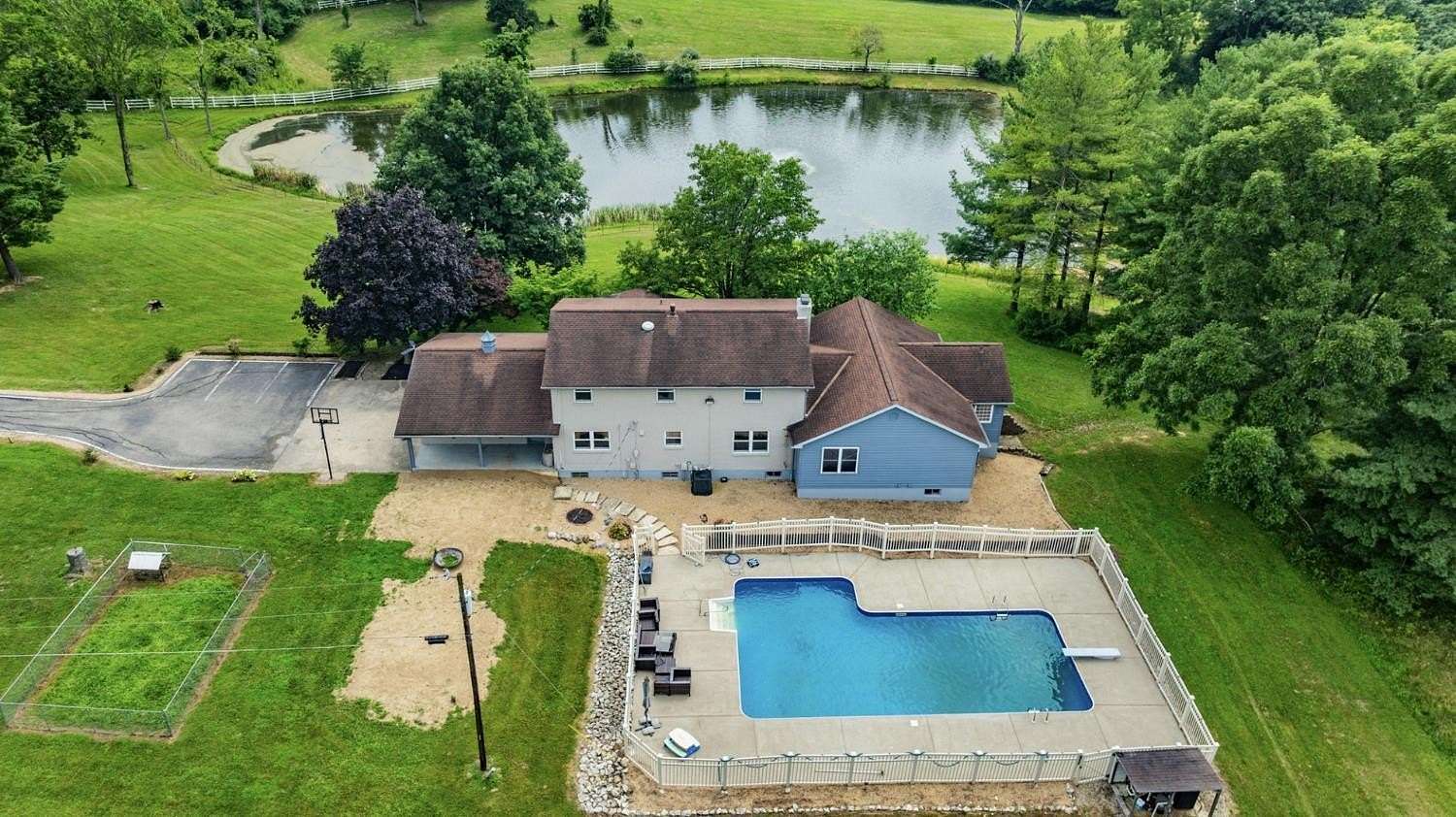 8 Acres of Land with Home for Sale in Lawrenceburg, Indiana