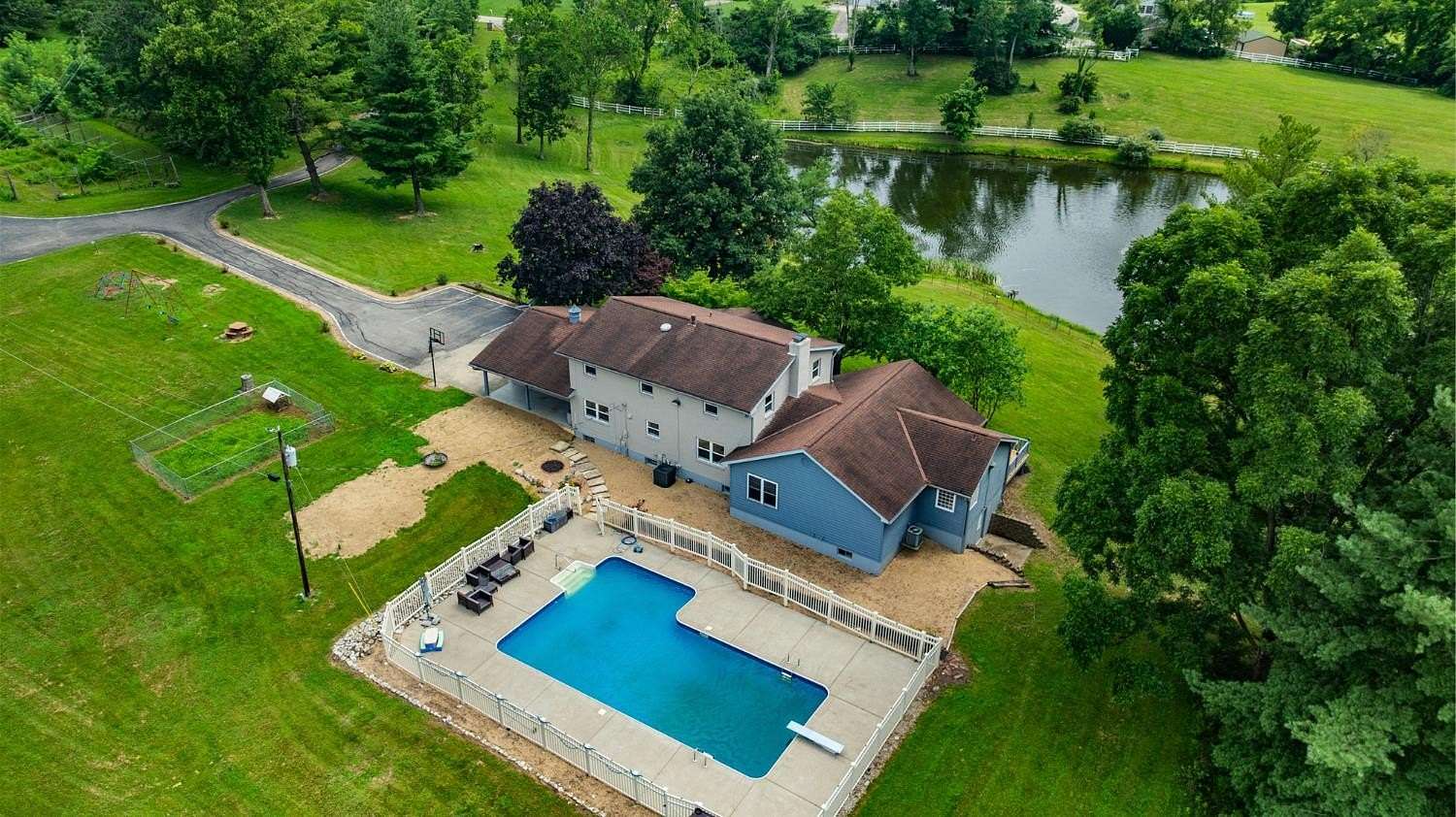8 Acres of Land with Home for Sale in Lawrenceburg, Indiana