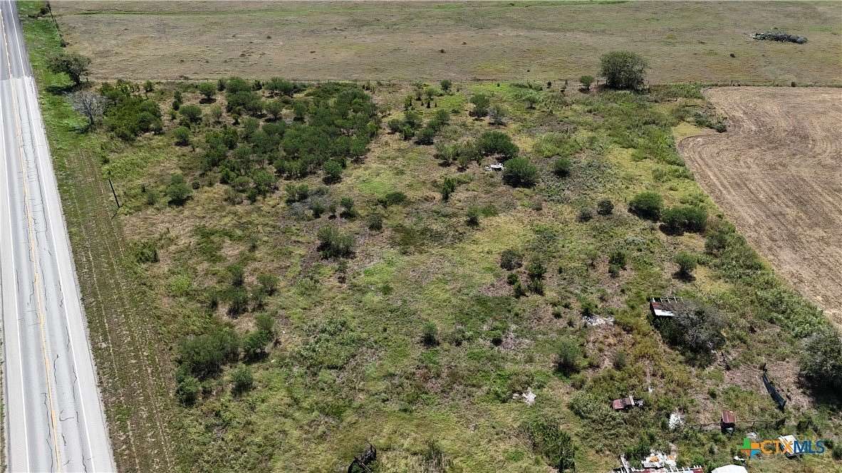 3 Acres of Residential Land for Sale in Yoakum, Texas