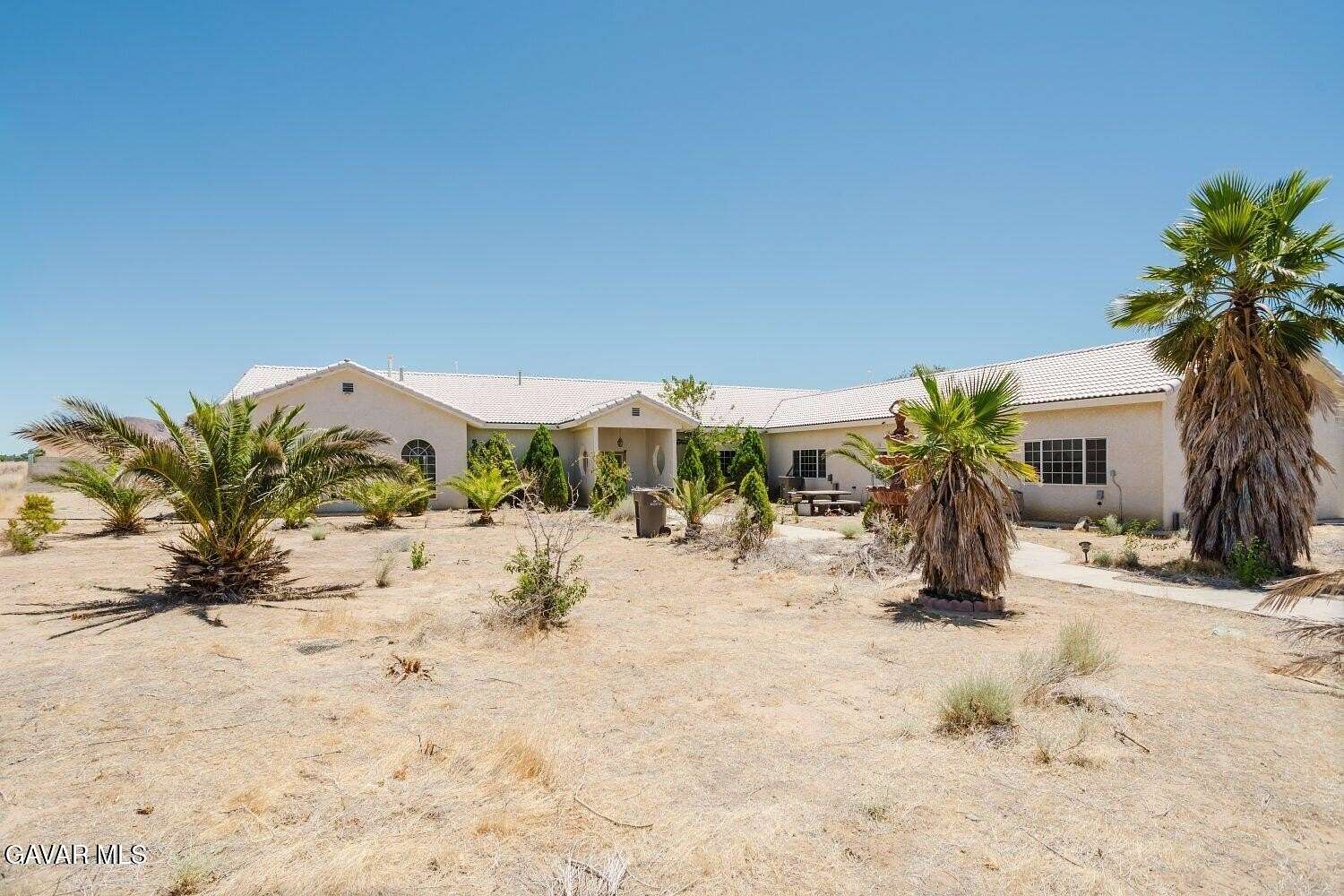 5.58 Acres of Land with Home for Sale in Mojave, California