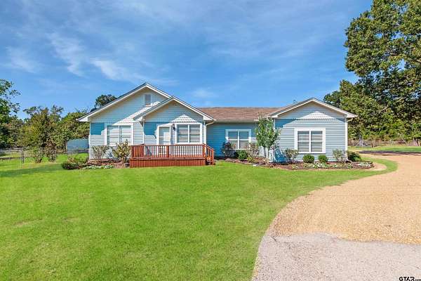6.47 Acres of Land with Home for Sale in Tyler, Texas