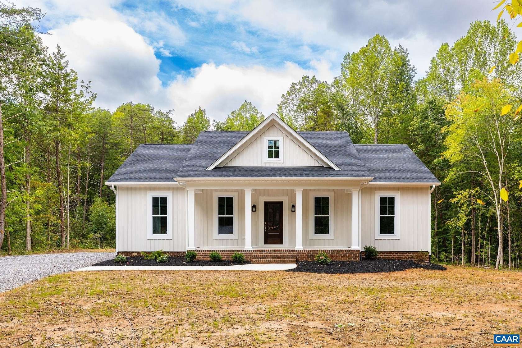 4.36 Acres of Land with Home for Sale in Farmville, Virginia