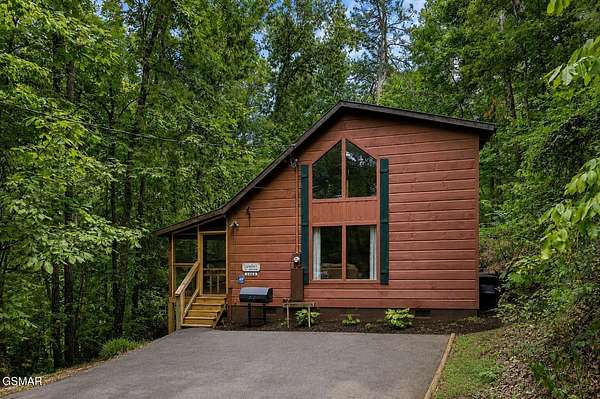 Land with Home for Sale in Sevierville, Tennessee