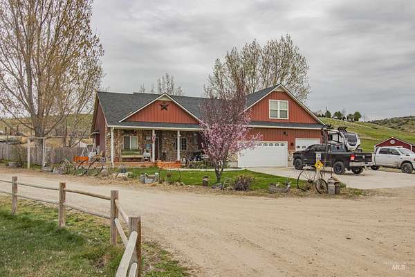 4.73 Acres of Land with Home for Sale in Caldwell, Idaho